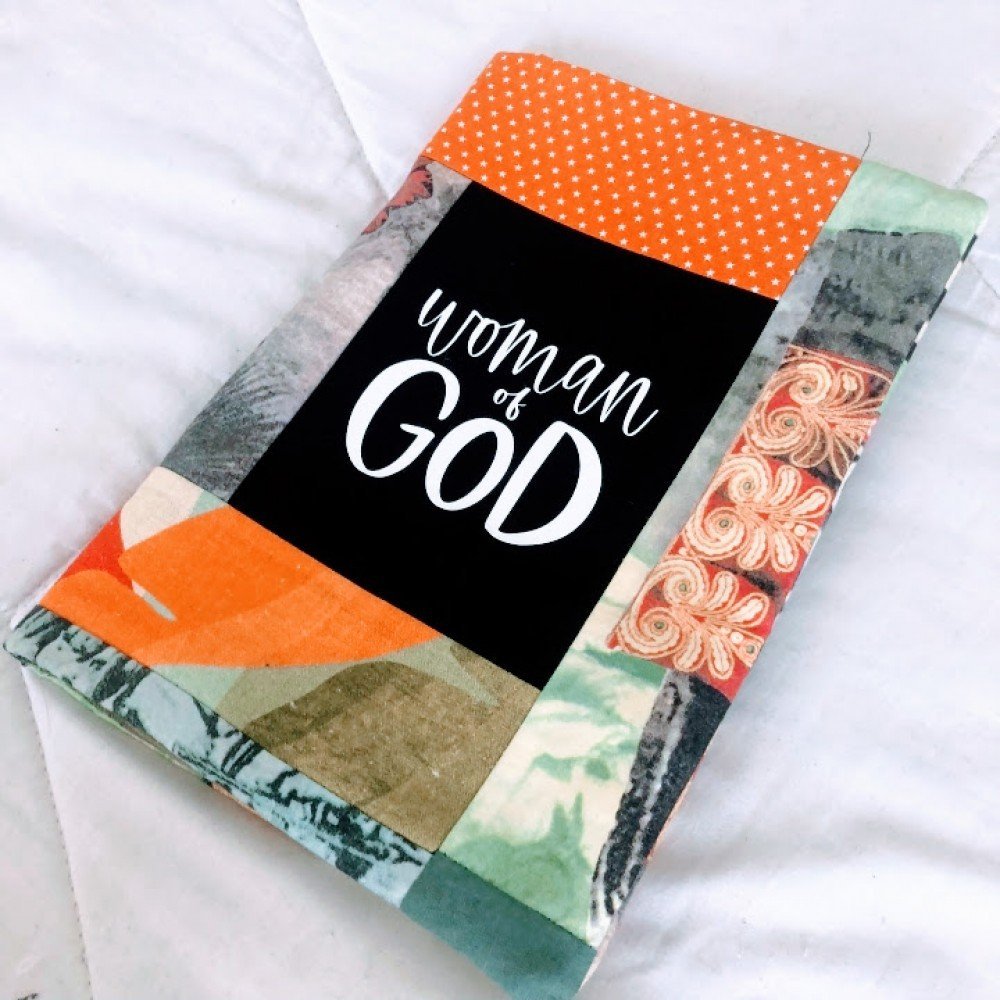 Capa para Bíblia God