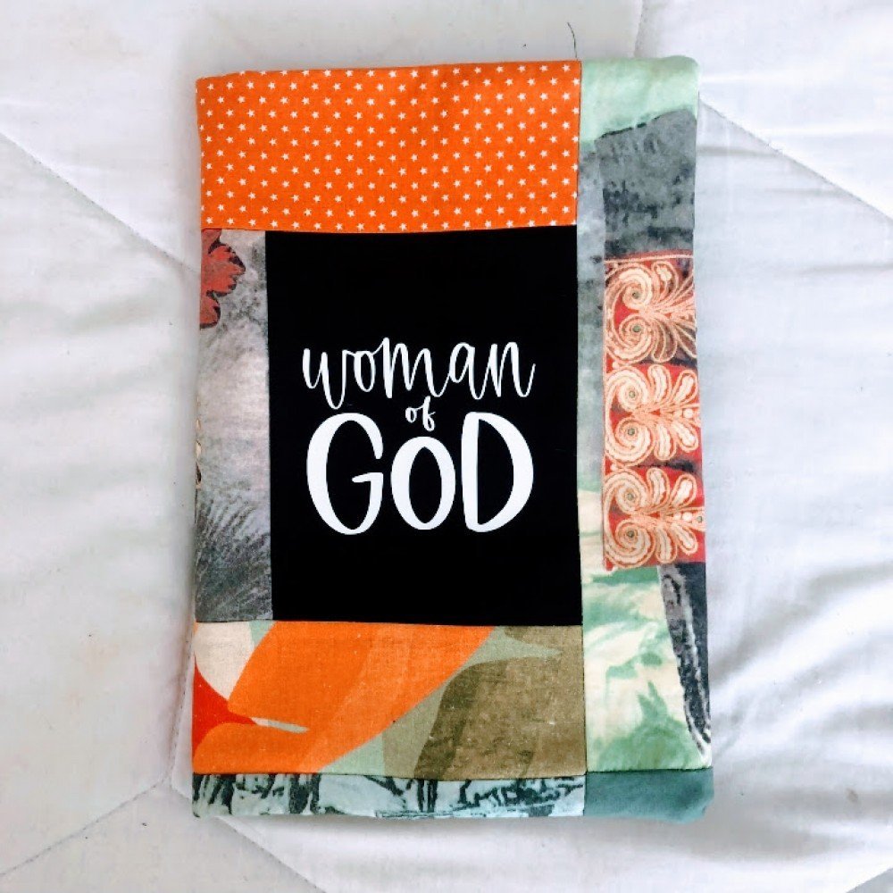 Capa para Bíblia God