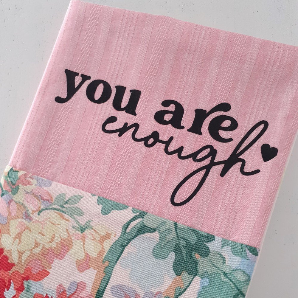 Capa Bíblia Tu és Suficiente