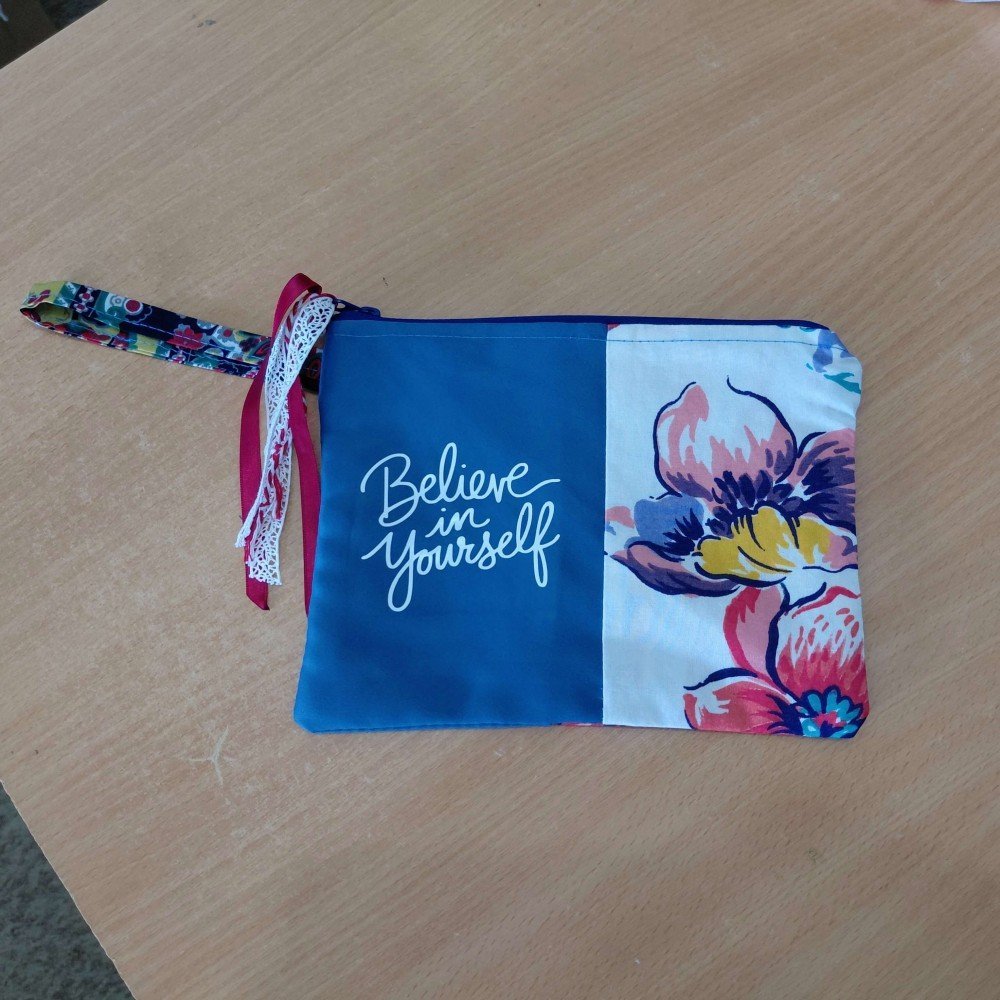 Estojo Believe Flores Estojo Believe Flores