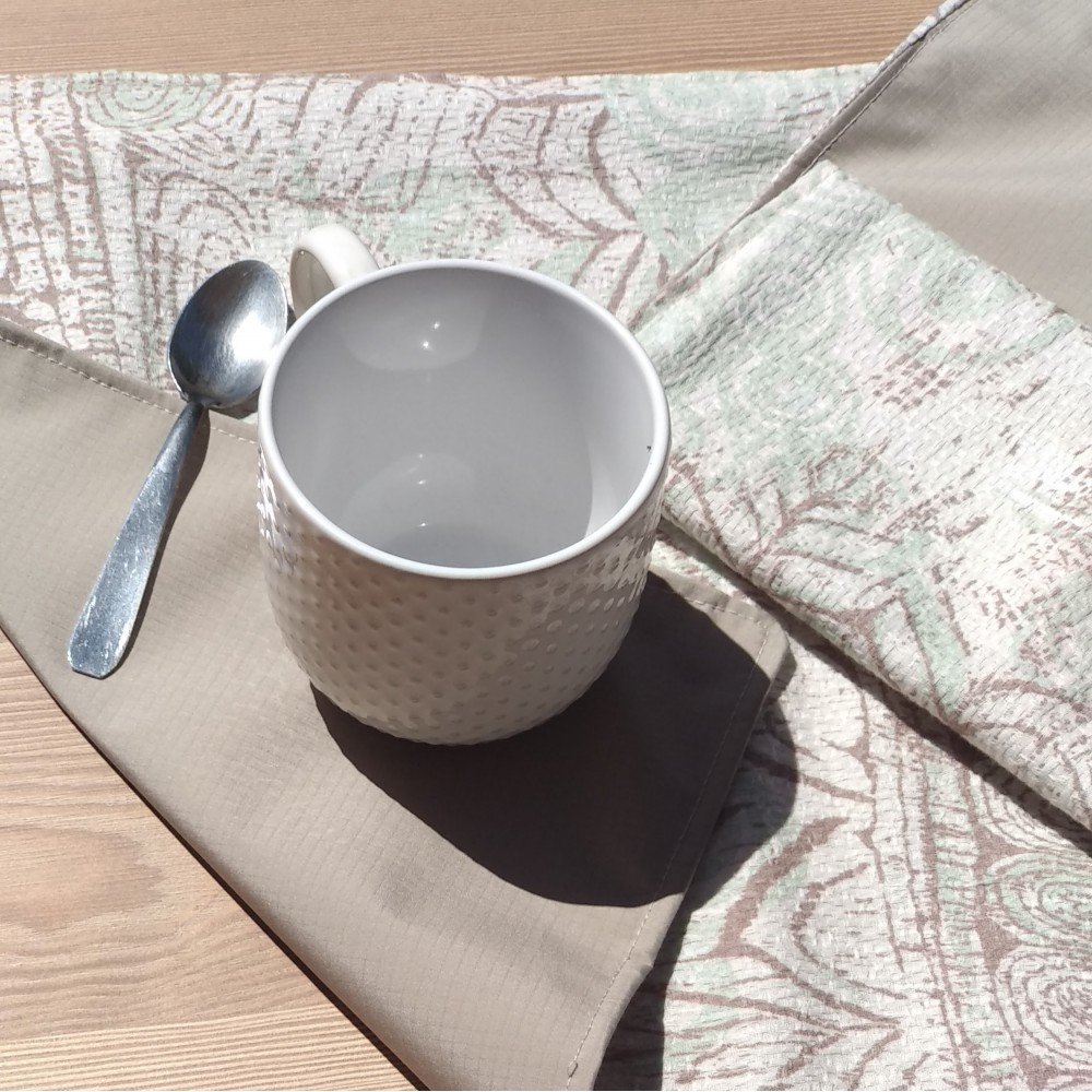 Individuais para Mesa Traços Castanhos
