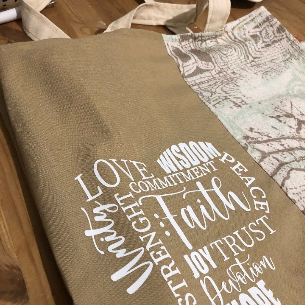 Mala/ Tote Love Coração