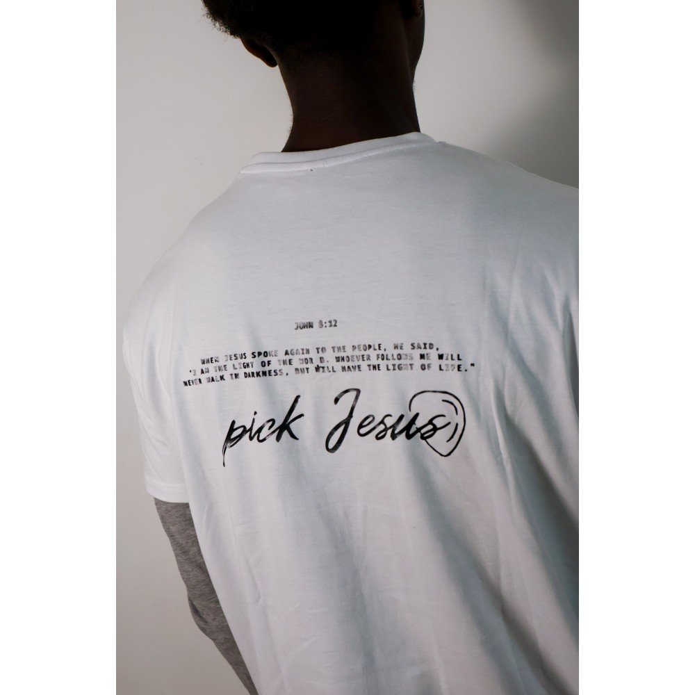 T-shirt branca Pick Jesus