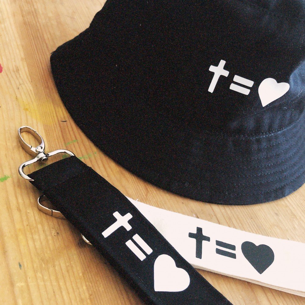 Panamá em tecido LOVE 